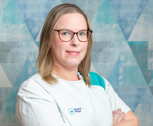 Dr. Jánosházi Eszter